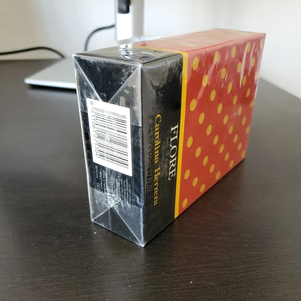 Flore by Carolina Herrera 1,7 oz, 50 ml Eau De Parfum Spray Natural para Mujer Foto 3 de 4