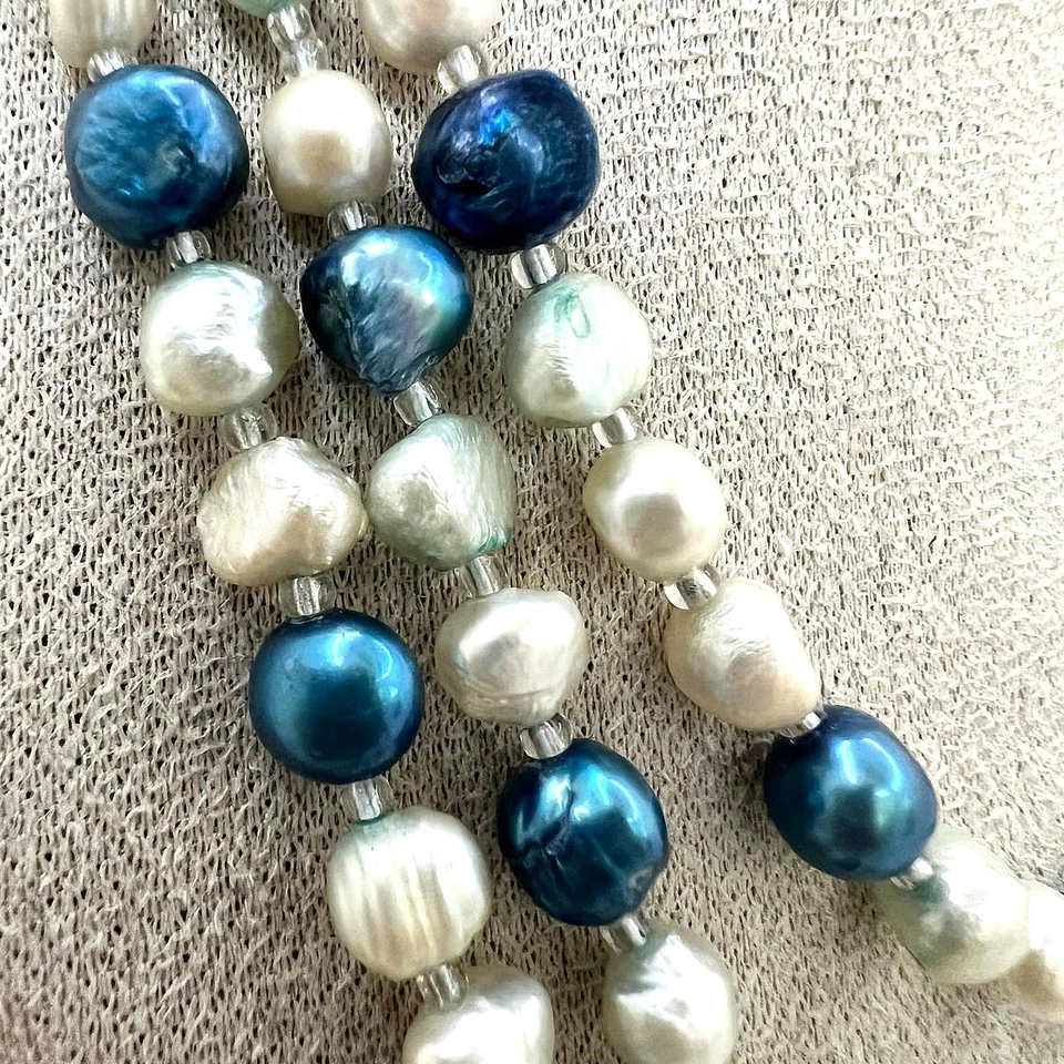 Elegante lange Süßwasserperlenkette mit blauen & weißen Barock-Perlen - Bild 4 von 4