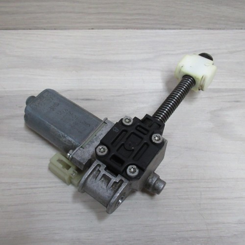 Orig. BMW E60 E61 Stellmotor Elektrische Sitzverstellung Memory 0390201989 Bosch