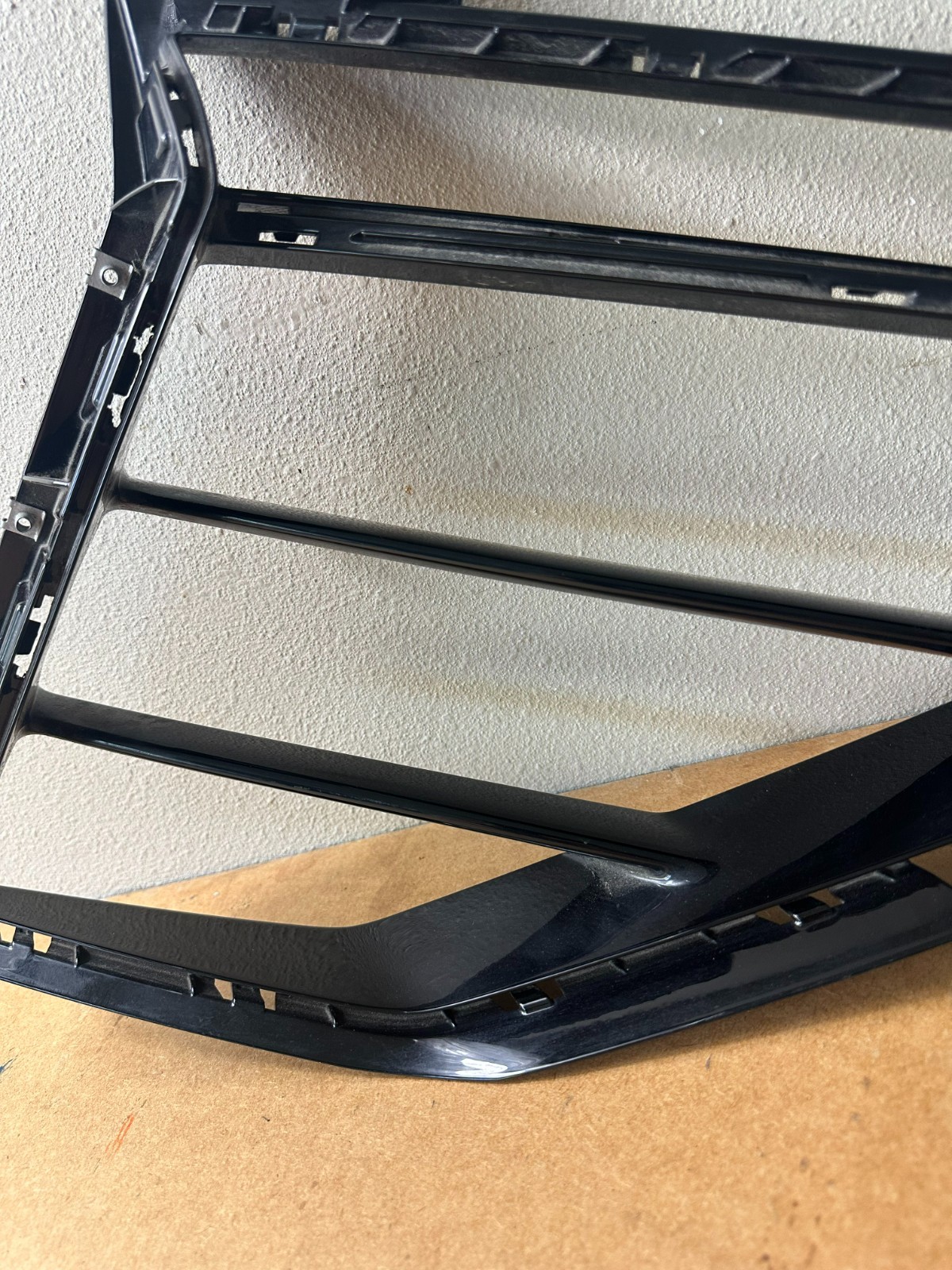 LAMBORGHINI URUS RIGHT FRONT BUMPER GRILLE OEM 4ML 807 682 B
