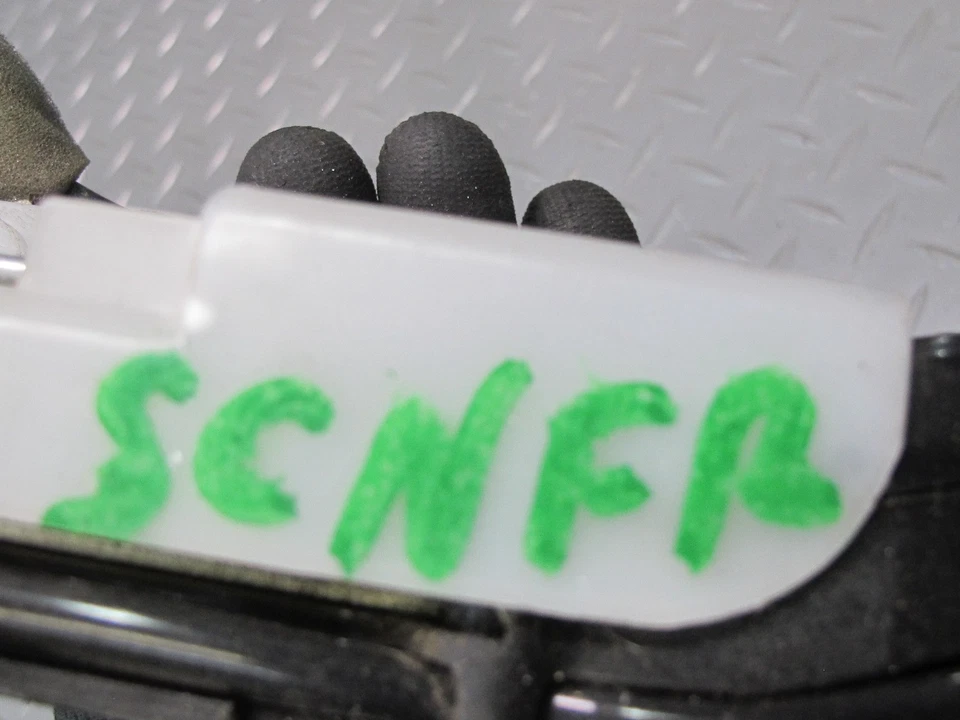 92-00 LEXUS JZZ31L SC400 SC300 ACTUADOR DE CIERRE DE PUERTA DE PASO DELANTERO DERECHO OEM Foto 2 de 4