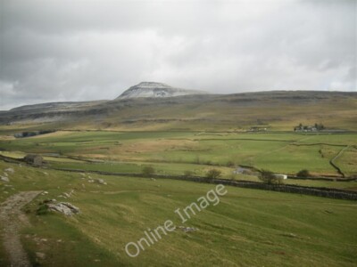 Foto 6x4 Ingleborough und Rabennarbe aus der Nähe Twisleton Hall Ingleton \/SD c2007