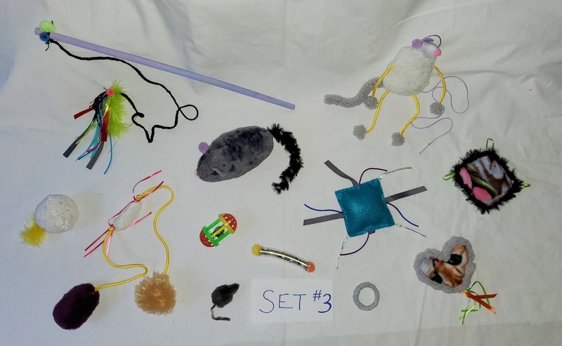 Tough! 12 CAT TOYS #3~teaser wand,big mpuse,heart -catnip, jingle, crinkle ETC!
