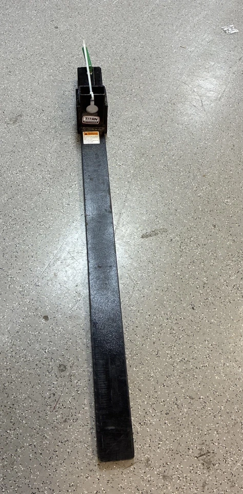 Titan Attachments Single Heavy-Duty 60" Clamp-on Pallet Fork, 47"x4" Fork Length - Image 2 of 2