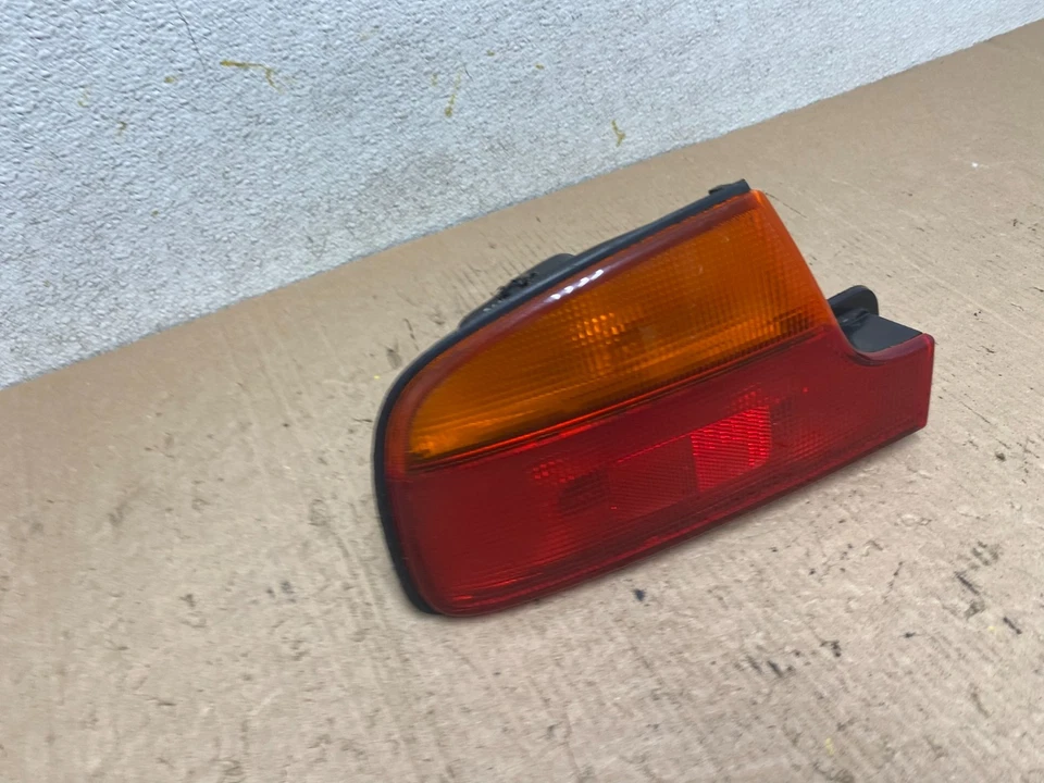 Luz trasera lateral izquierda Infiniti Q45 1990-1993 OEM Q2853 DG Foto 3 de 4