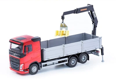EMEK - Camion porteur avec grue de chargement  HIAB– VOLVO FH 6x4 rouge - 1/2... - Photo 1/2