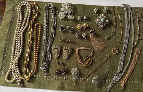 Vintage costume jewelry from the '50s & '60s: Trifari, Sarah Coventry, Monet
