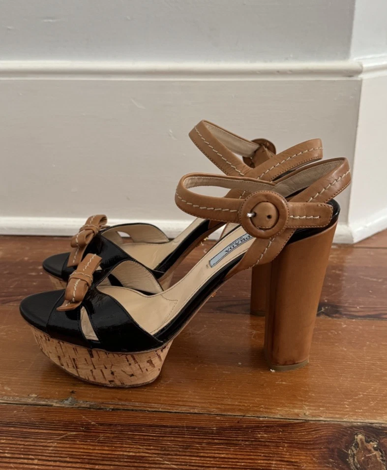 PRADA Negro Charol Tostado Bloque Eslinga Plataforma Tacones Arco Corcho 37/7 Foto 4 de 4