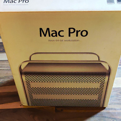 Apple Mac Pro MC560LL/A 2.8GHz Xeon 3GB 1TB HDD Radeon HD 5770