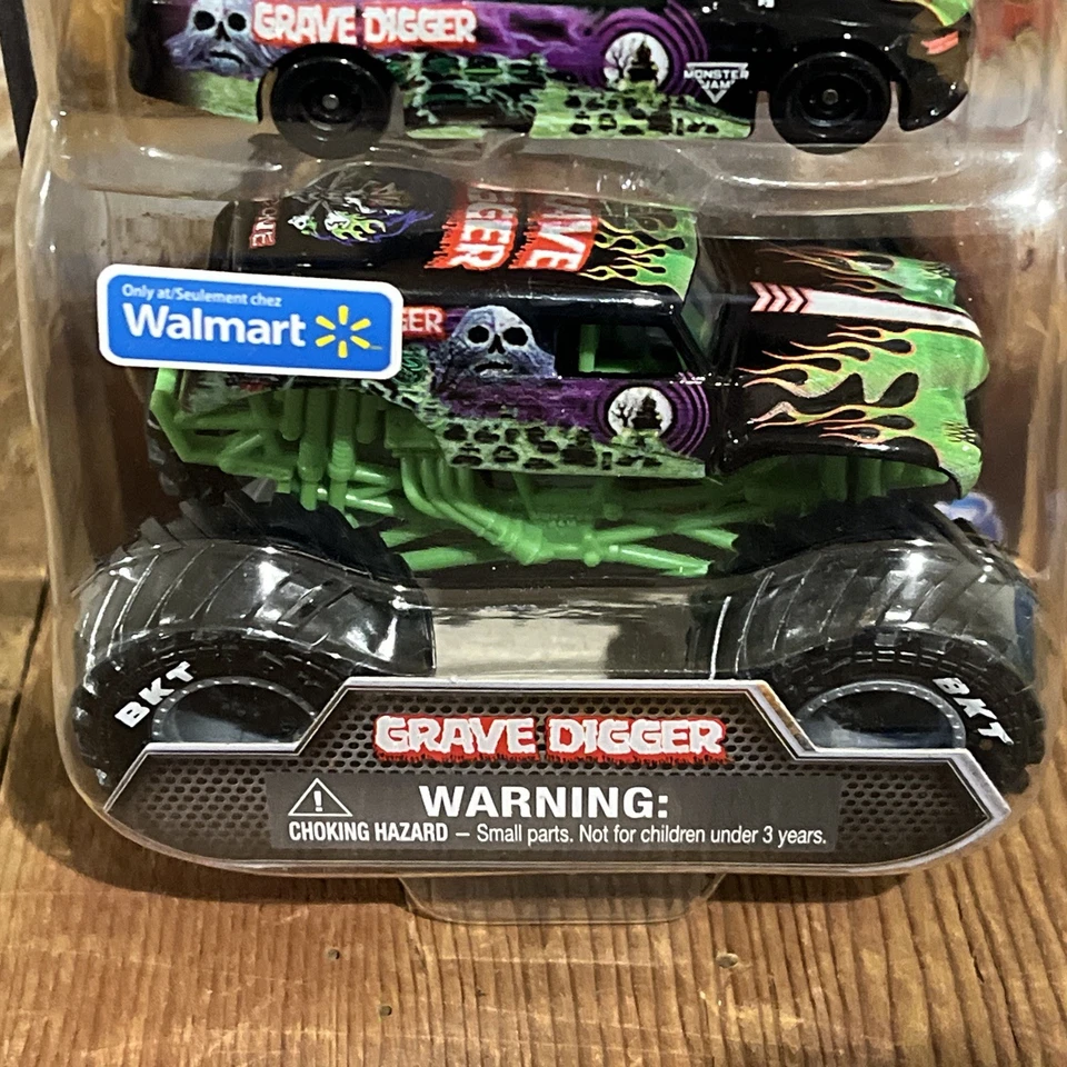 1:64 MONSTER JAM SERIES 1 GRAVE DIGGER TRUCK & RACE CAR WALMART EXCLUSIVE - Image 4 of 4