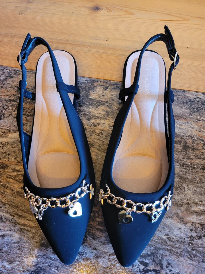 Berloque feminino novo em folha com caixa tamanho 8 biqueira pontiaguda preta - Imagem 2 de 4