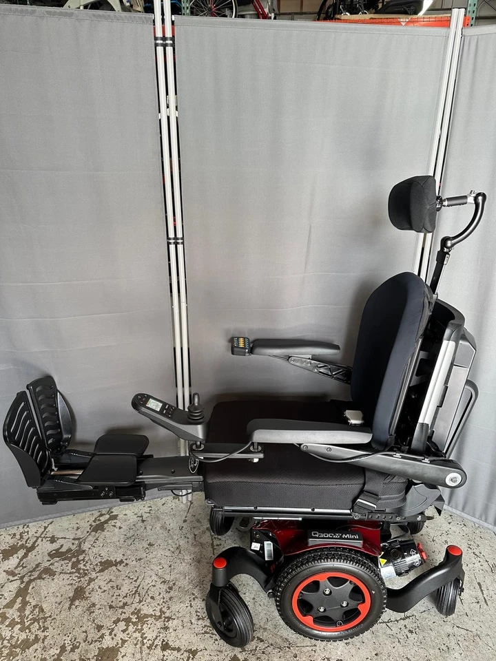 2025 Quickie Q300M Mini Wheelchair, with  Power Lift, Tilt,Leg,Recline, Lights  - Image 3 of 4