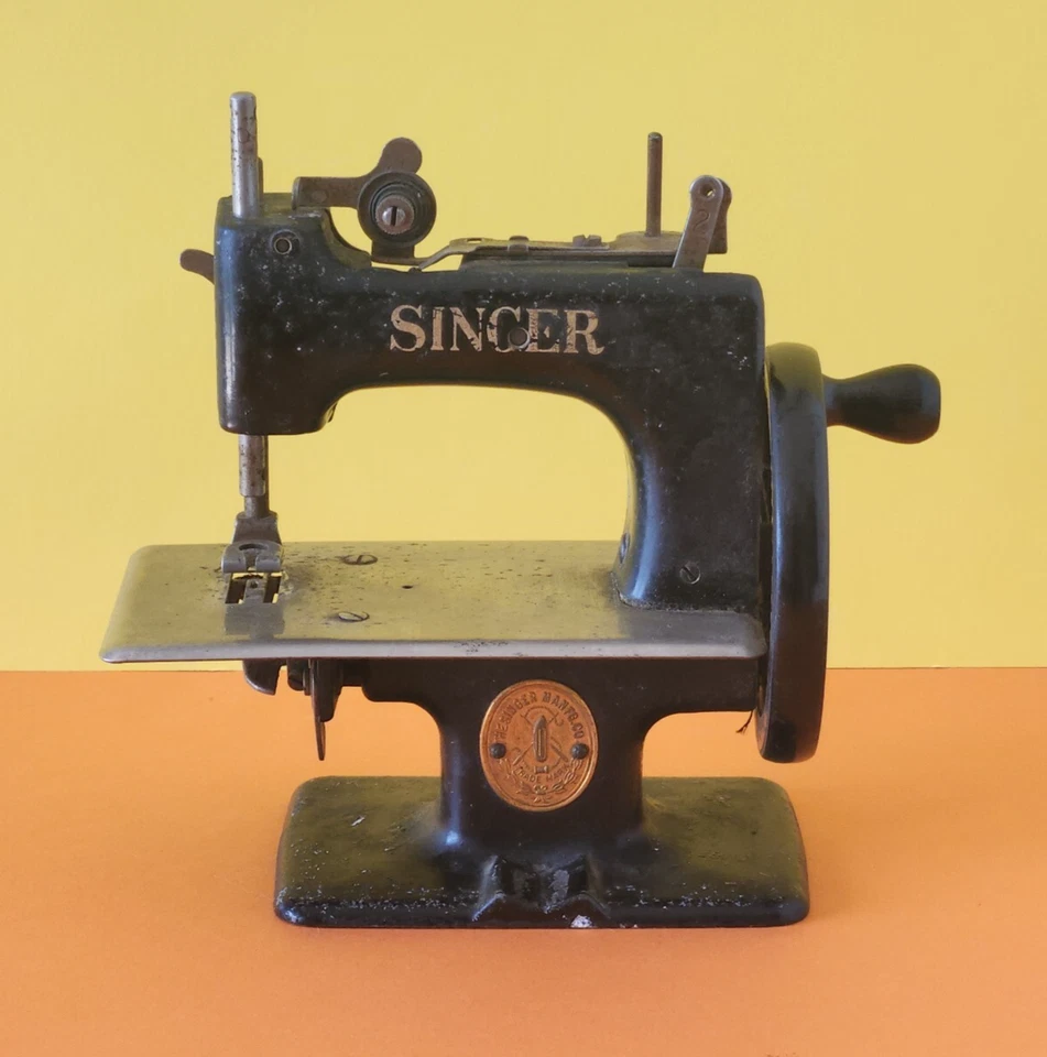 JOUET ANCIEN - Machine à coudre vintage Baby Singer Sewhandy modèle 20-10 - 1950 - Photo 2/4