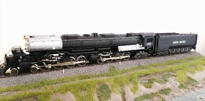 Locomotiva a vapore Big Boy  Union Pacific 4013 H0 Rivarossi DC. Ottima