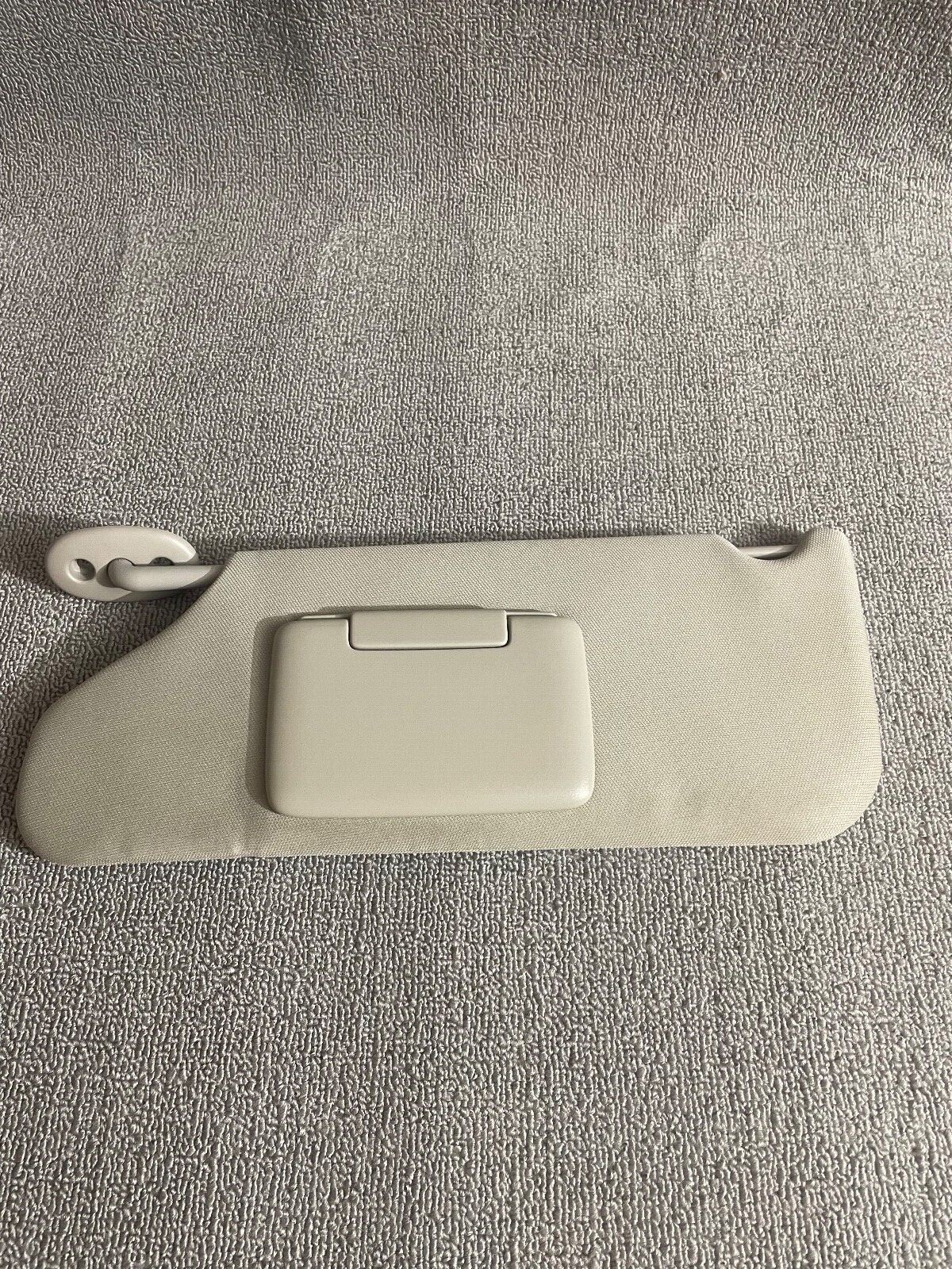 20052010 Jeep Grand Cherokee Driver Sun Visor Mirror Left Sunvisor eBay