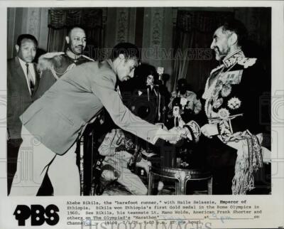 1960 Press Photo Abebe Bikila wins Gold medal in Rome Olympics for Ethiopia 