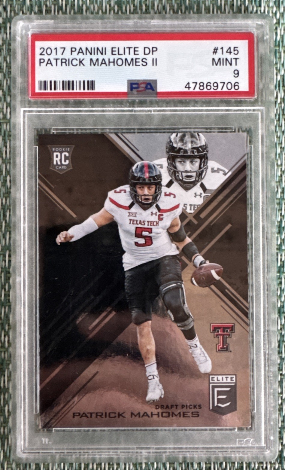2017 Panini Elite Draft Picks Draft Pick Patrick Mahomes II #145 PSA 9 ROOKIE