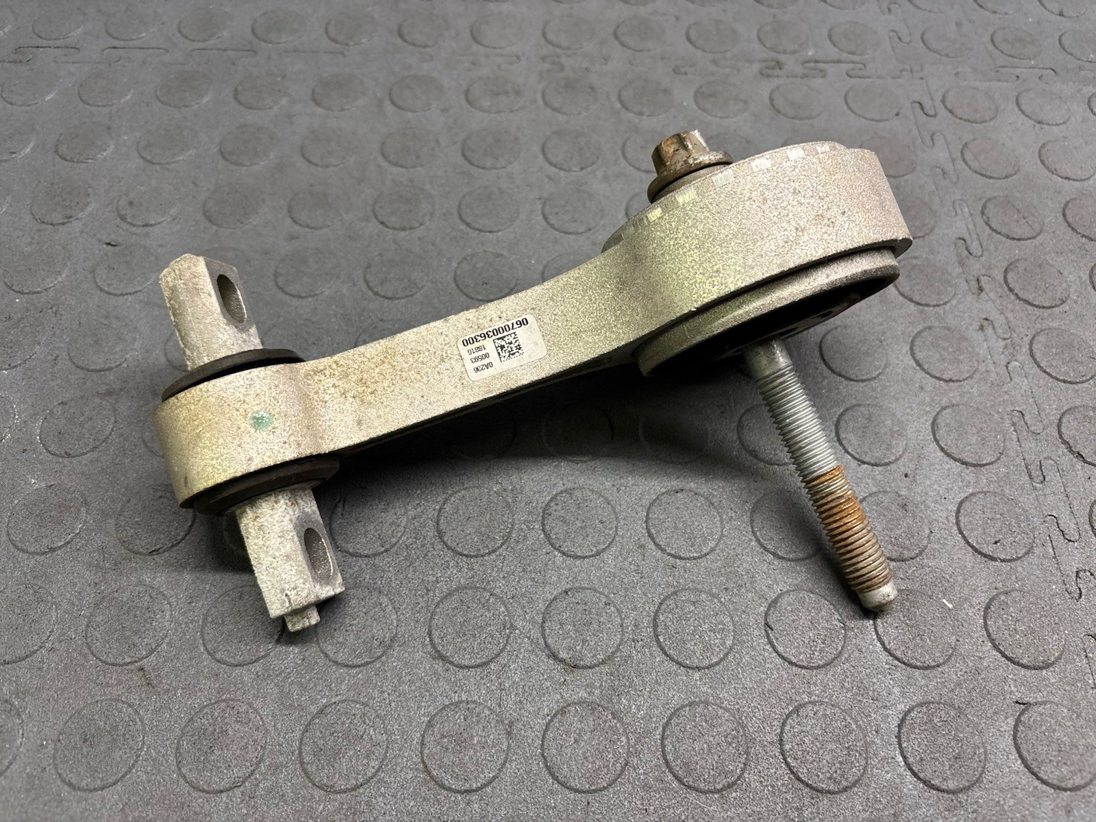 2014-20 MASERATI GHIBLI TOP ENGINE MOTOR MOUNT ROD LINK SUPPORT 6700036300
