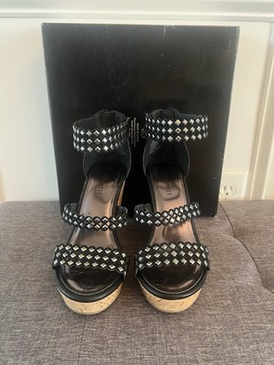 Women's Cute Nine West Sandals 7 Zip Back Black Studded Straps Tan Cork Bottom