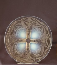 R LALIQUE, nice opalescent glass cup, shell model