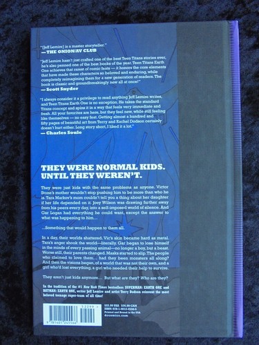 DC COMICS TEEN TITANS EARTH ONE VOLUMEN 1 TAPA DURA TPBK - Imagen 2 de 2