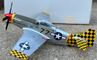 Zvezda maquettes avion 4837 Avion de chasse soviétique YAK-7B, version tardive 1/48