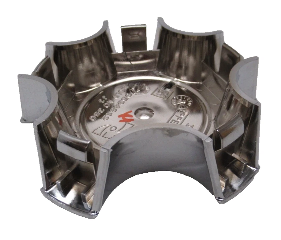 Tapacubos central de rueda cromada estilo recorte pajarita 2004-2006 Chevrolet Malibu HHR Foto 4 de 4