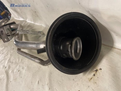 Boquilla de llenado para depósito de combustible Volvo S40 II 544 P3882522 - Imagen 3 de 4