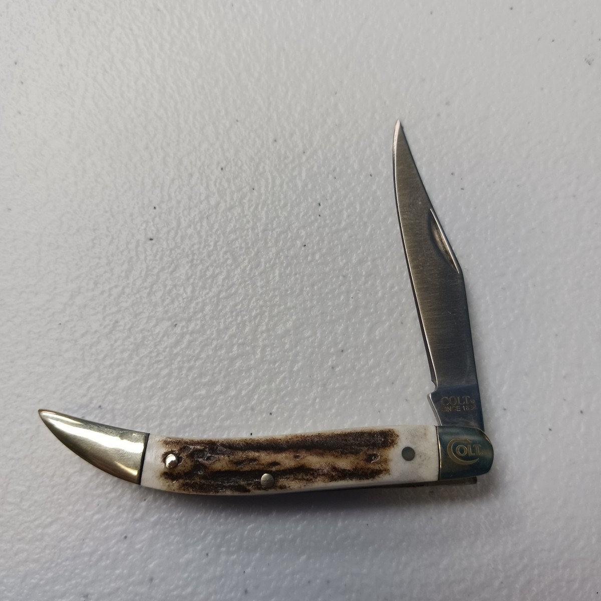 Colt CT0122 Folding Pocket Knife “Since 1836” Bone Handle