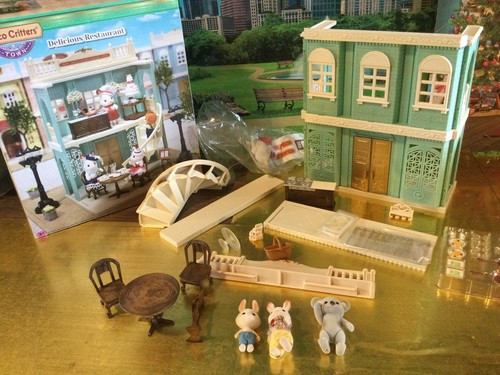 CALICO CRITTERS PLAYSET WITH BONUS FIGURES "THE DELICIOUS RESTAURANT" VINTAGE - Picture 15 of 17