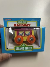 New VTG 1995 Tootsie Toy Sesame Street Birds Hardwood Rail Car Brio Compatible