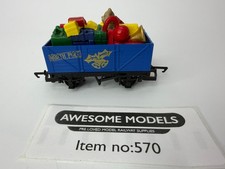 HORNBY NORTH POLE PLANK WAGON IN BLUE CHRISTMAS GIFT 00 GAUGE USED GOOD