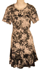 NWT Covington designer floral print dress size medium ruffle bottom