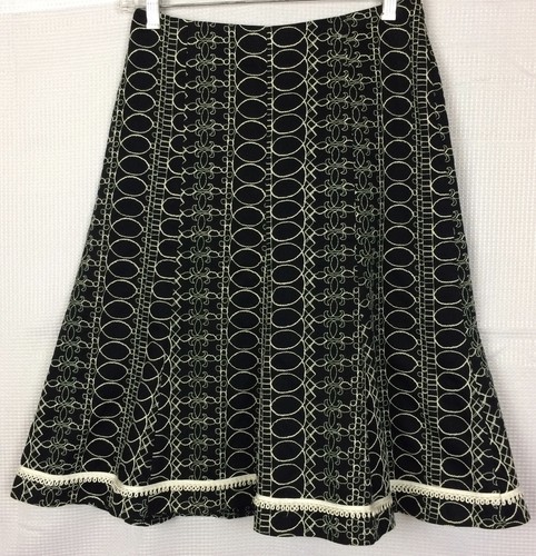 White House Black Market Skirt Black w Ivory Embroidery Unlined A line Size 2
