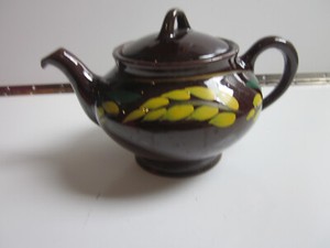 Royal Canadian Hand Painted YELLOW LEAF Art Pottery Teapot Dripless