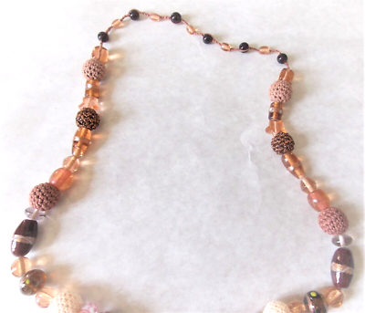 Collier Sautoir Bohème Perles De Verre Crochet Main - Création Sylvette Raisonnier - Couleur Groseille