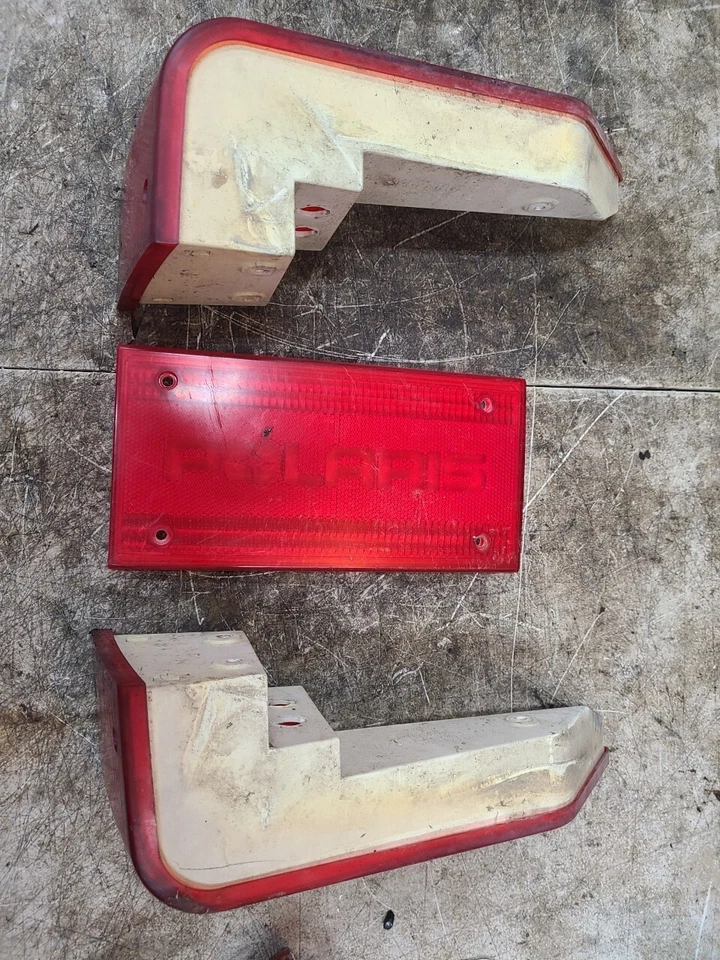 Lente Polaris 1996 XCR 600 LANTERNA TRASEIRA ESQUERDA CENTRO DIREITO 5432032 AT949 - Imagem 2 de 4