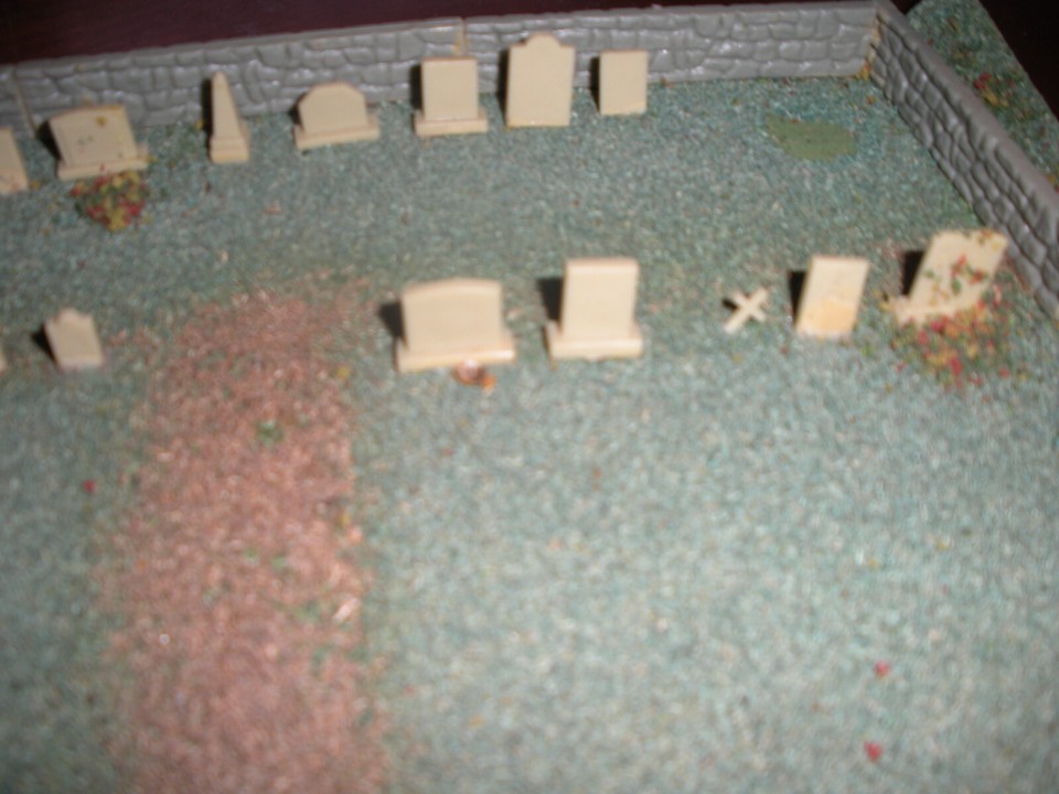 HO SCALE MODEL TRAIN LANDSCAPE ACCESSORIES, CREEPY, FREAKIE GRAVEYARD