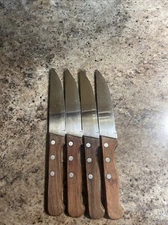 PIONEER WOMAN (4) Serrated Kitchen Steak Table Knives.