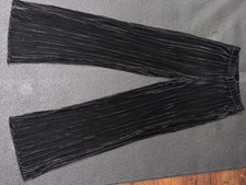 NWT Women’s Pleated Black Pants From Fashion Nova Color Black Size Medium