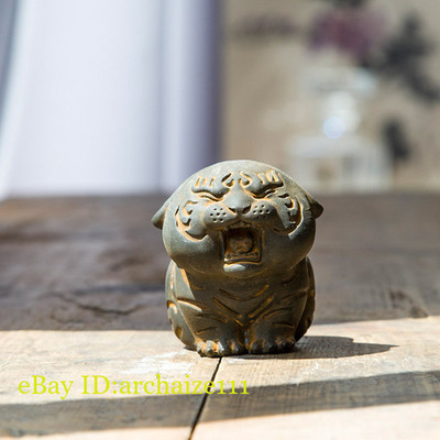 Chinese Iron Rust Cast Little Cute Tiger Statue Zodiac Tiger Table Tea Pet Decor