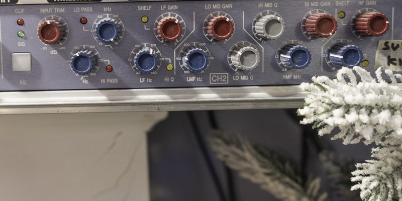 Neve 8803 Dual Channel Microphone Preamp EQ Rack Mountable XLR