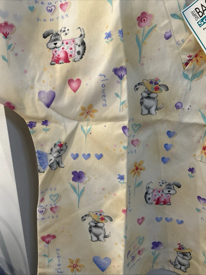 New Simply Basic Scrub V-Neck, Chest Pocket, Size M Dogs, Hearts, & Flowers  - Image 4 of 4