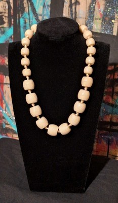JLo Jennifer Lopez Graduated Barrel Beaded Chunky Statement Necklace Cream Color