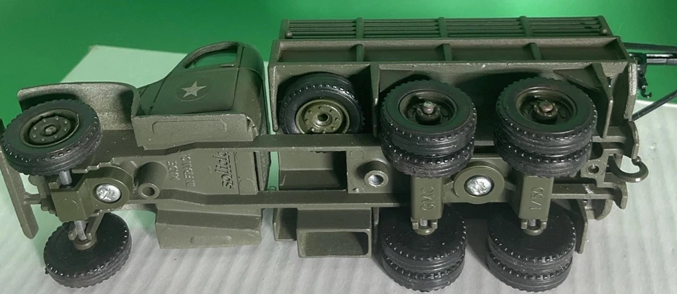 Cama de estacas Solido GMC 1/50 con gancho de remolque y barra hecha en Francia de colección Foto 3 de 4
