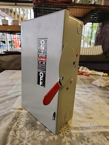 TG4322 General Electric 3Pole 60Amp 240V General Duty Safety Switch NEW - Picture 3 of 3