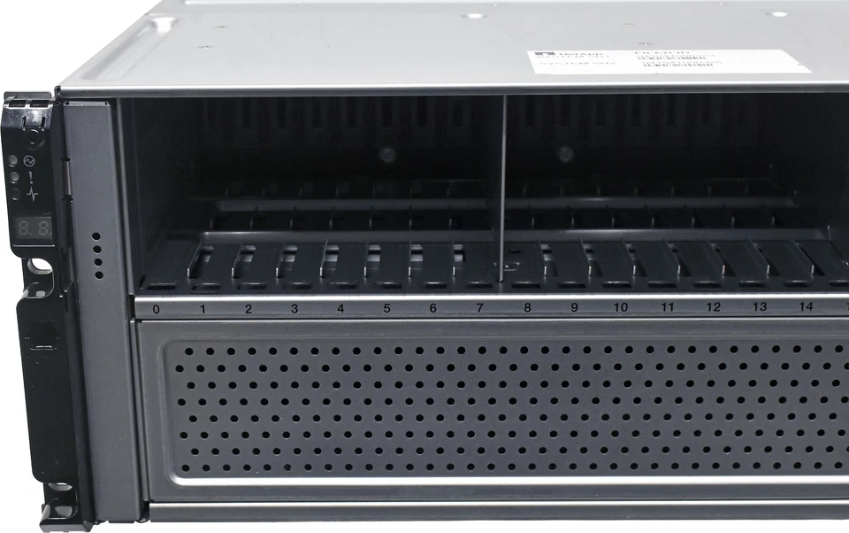 NetApp All Flash AFF-A700s NVMe SSD Storage System 24x SFF 2.5 No OS - Image 2 of 4