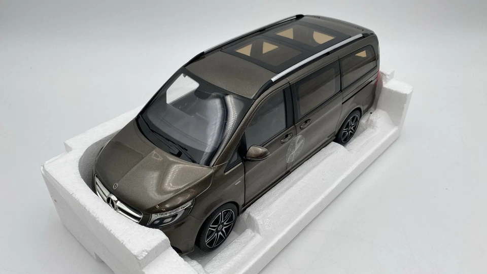 NV183873 Norev Mercedes-Benz V-Class AMG-Line 2018 1/18 - Immagine 3 di 4