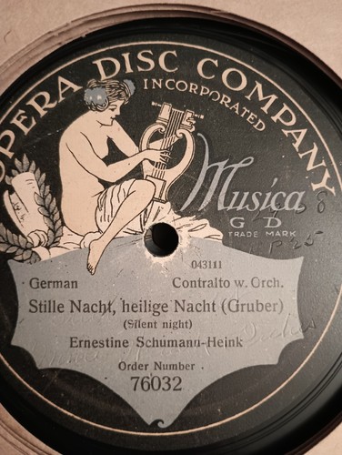 Vintage Shellac Record Collection of 55 78s and Victrola - Picture 18 of 21
