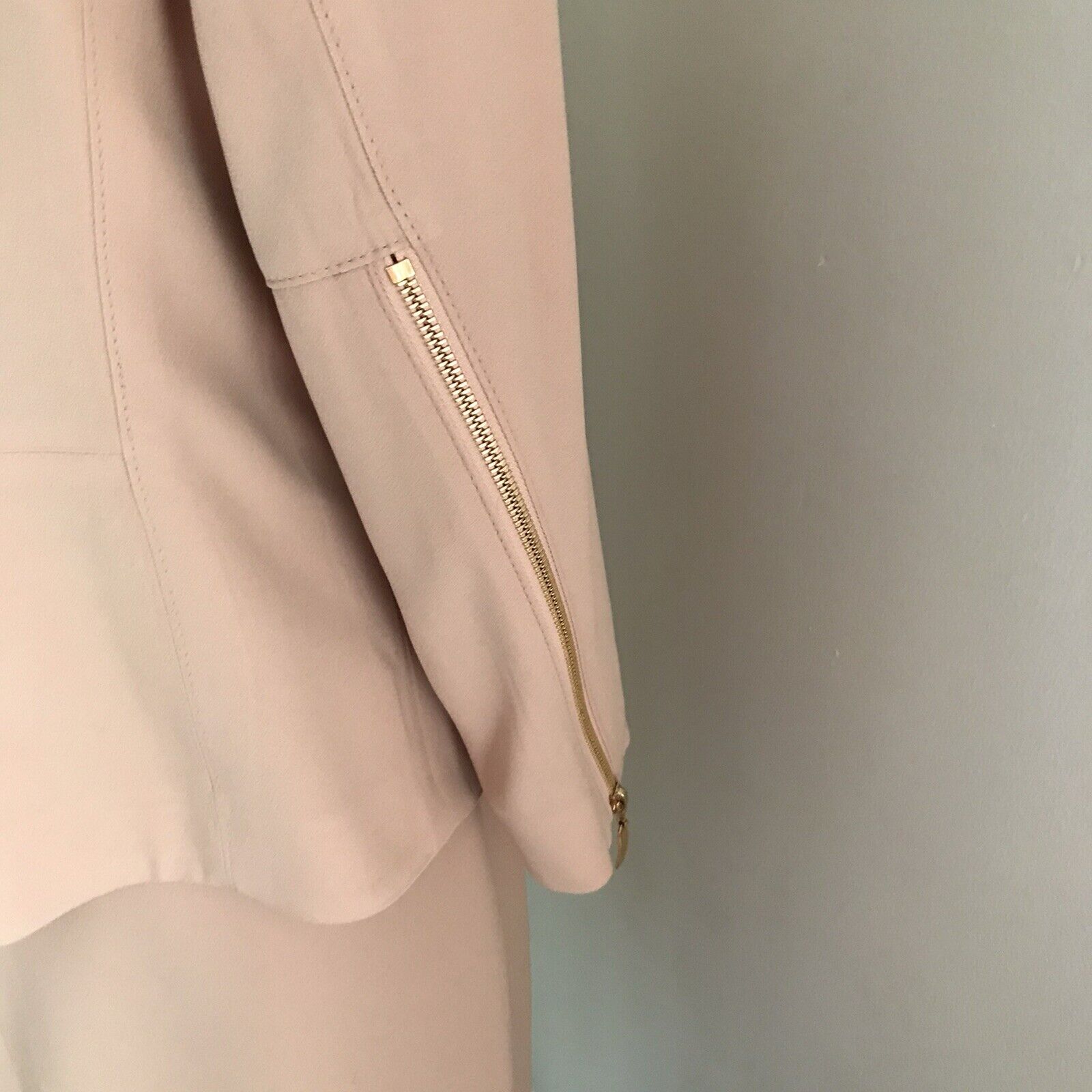 Escada Skirt Suit Vintage 90's Pale Pink Zipp Fro… - image 4